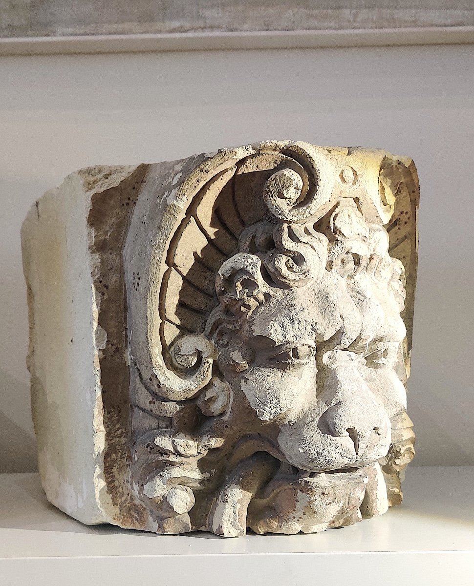 Paire de grands éléments Renaissance en pierre sculptée" Têtes de Lion"  fin 16ème / déb 17éme.-photo-5
