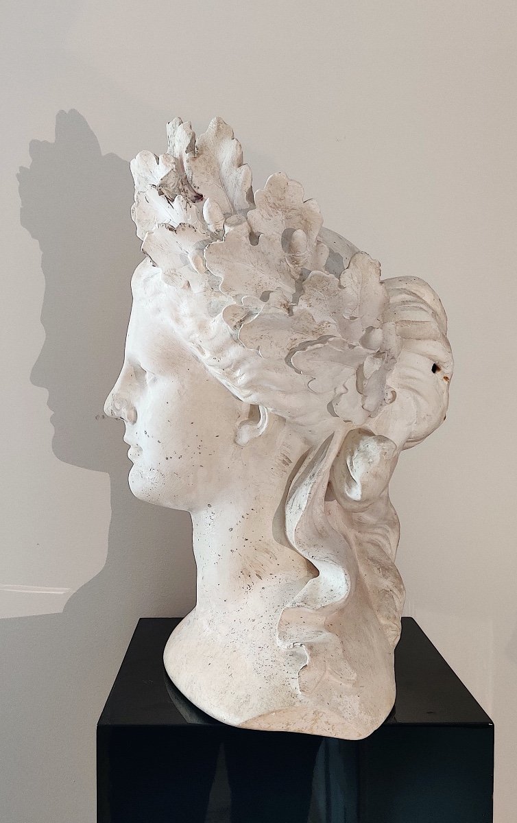 Grand buste en plâtre figurant une "Marianne" en Vestale à l'Antique , seconde moitié XIXème.-photo-1