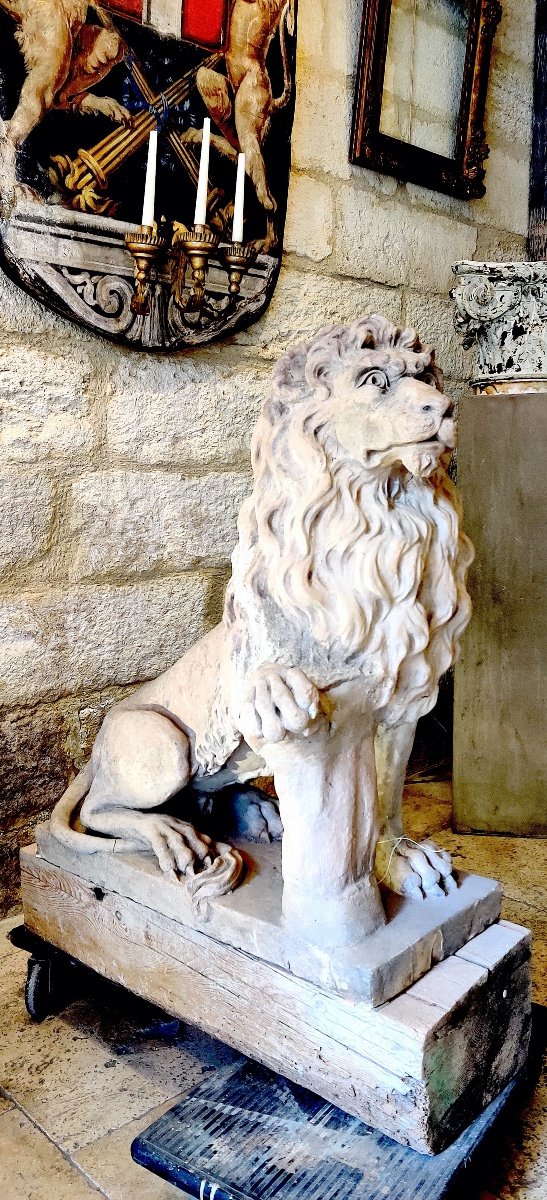 Importante sculpture de Parc en terre cuite "Lion" , Italie fin XVIIIème