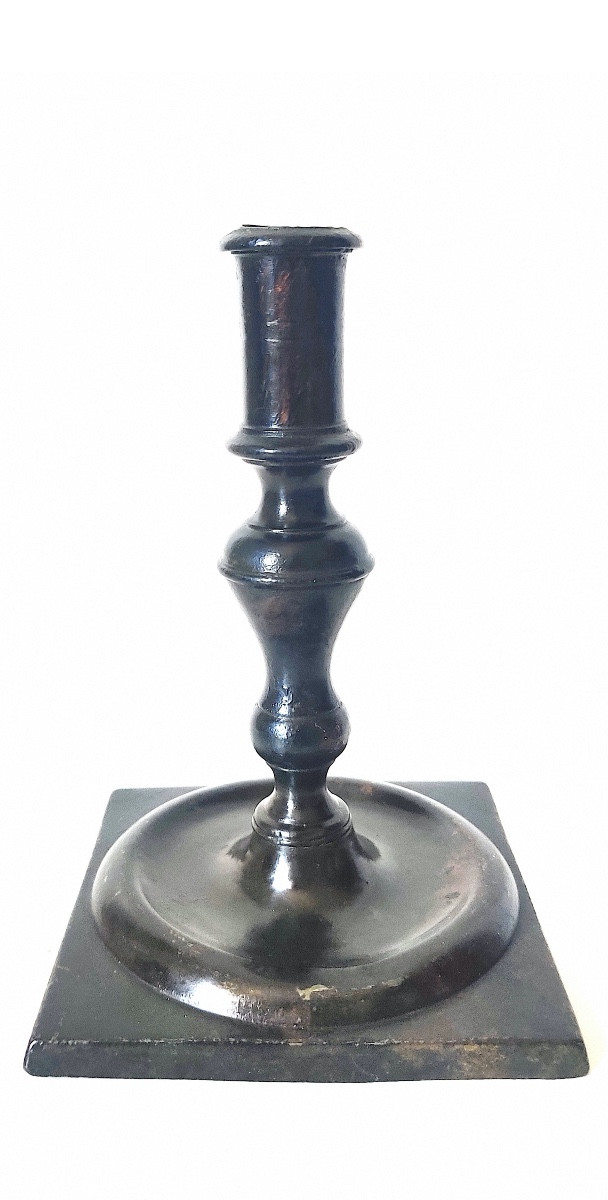 Haute Epoque Candlestick With Square Base, Bronze With Brown Patina, 17th Century.