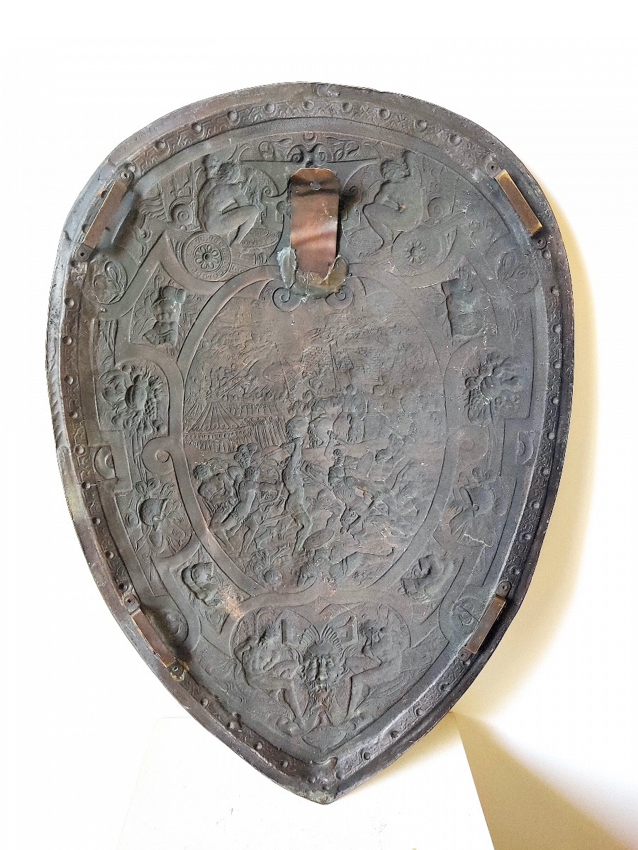 Renaissance Style Ceremonial Shield, Embossed Copper, 19th Century-photo-4