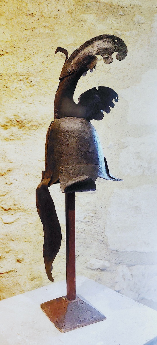 Large Wrought Iron Sign Element From The 17th Century, Depicting An Antique Helmet. -photo-2