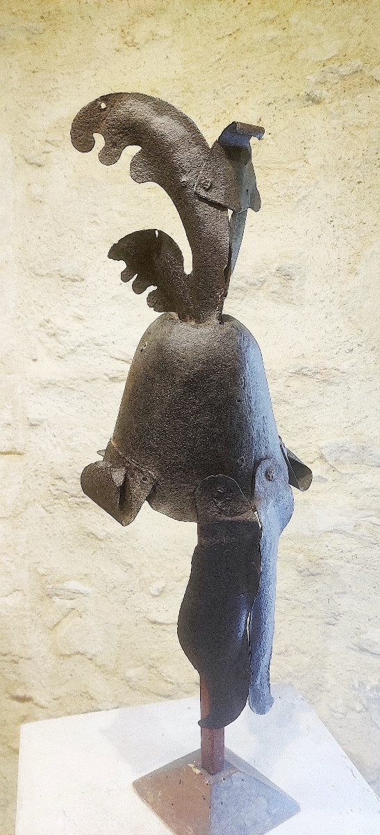 Large Wrought Iron Sign Element From The 17th Century, Depicting An Antique Helmet. -photo-4