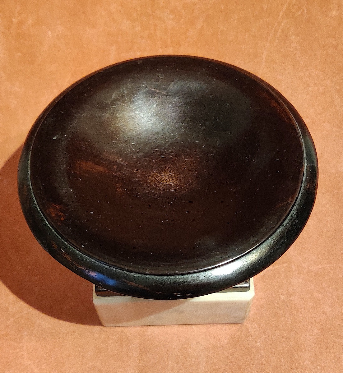 Small Turned Wooden Bowl On A Marble Base, A Masterful Object From The Early 19th Century.-photo-3