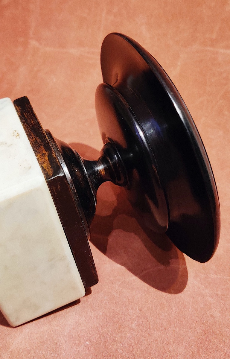 Small Turned Wooden Bowl On A Marble Base, A Masterful Object From The Early 19th Century.-photo-4