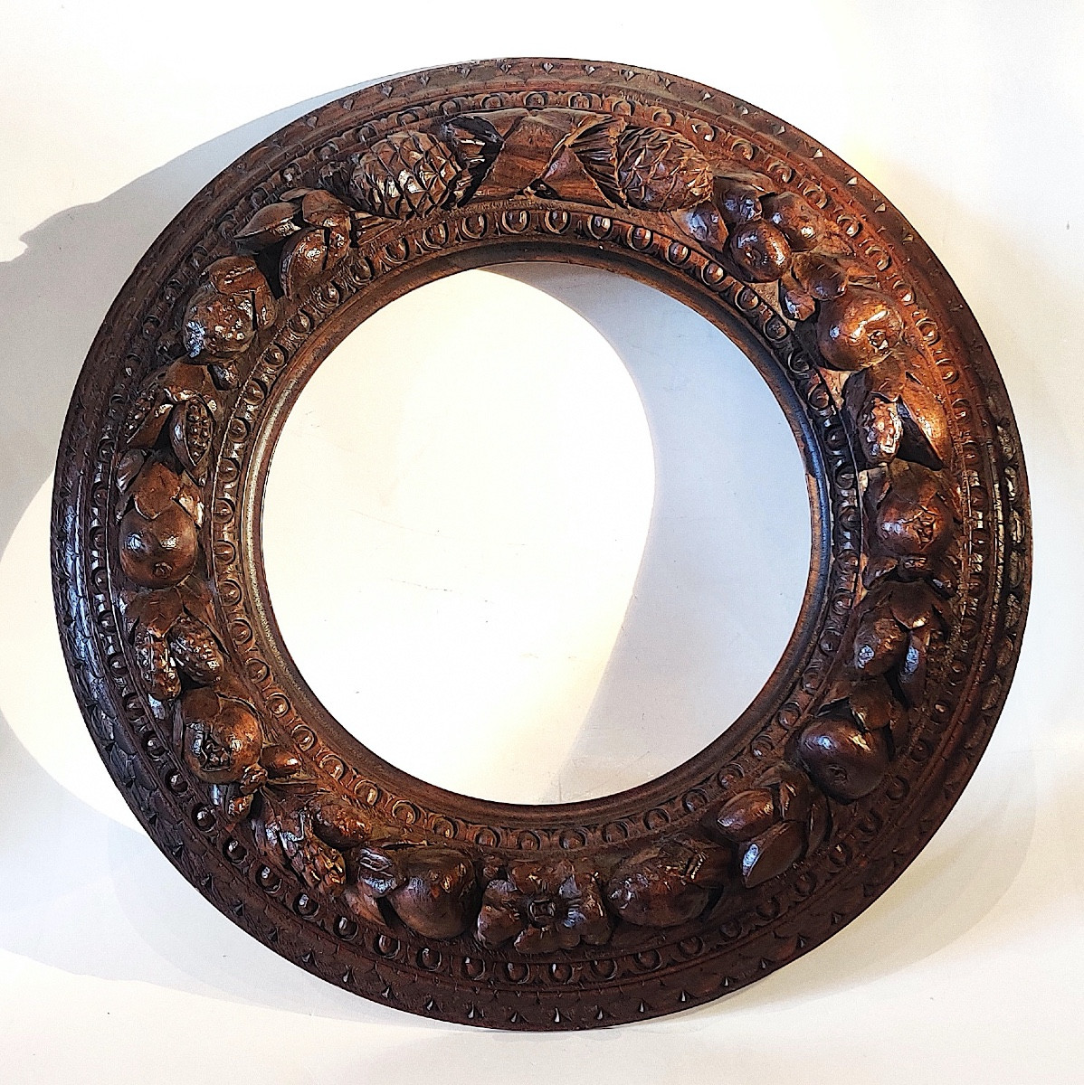 Renaissance-style Carved Wooden Tondo Frame, Italy, 19th Century