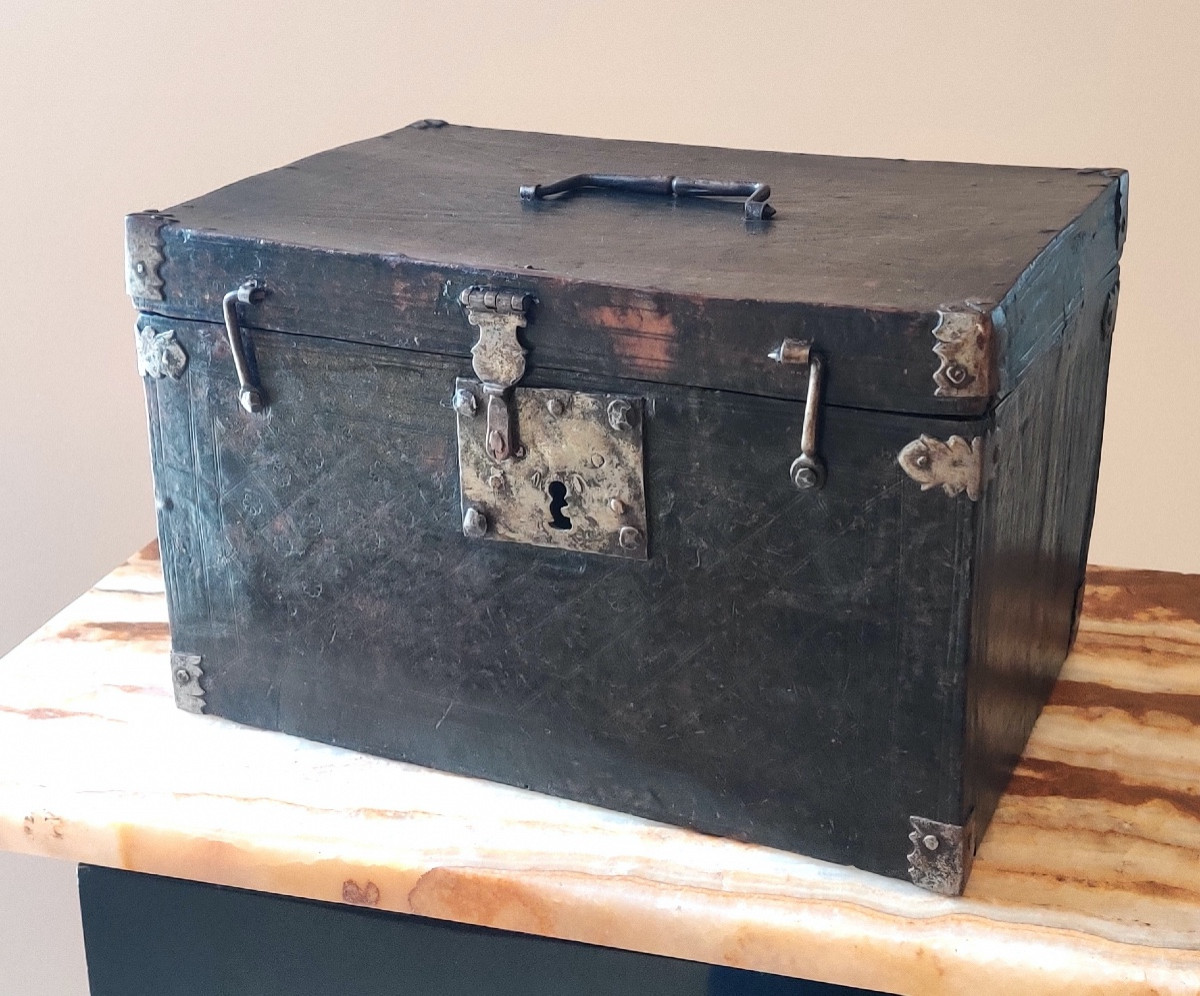 High Period Leather Box Decorated On A Wooden Core, France, 17th Century -photo-5