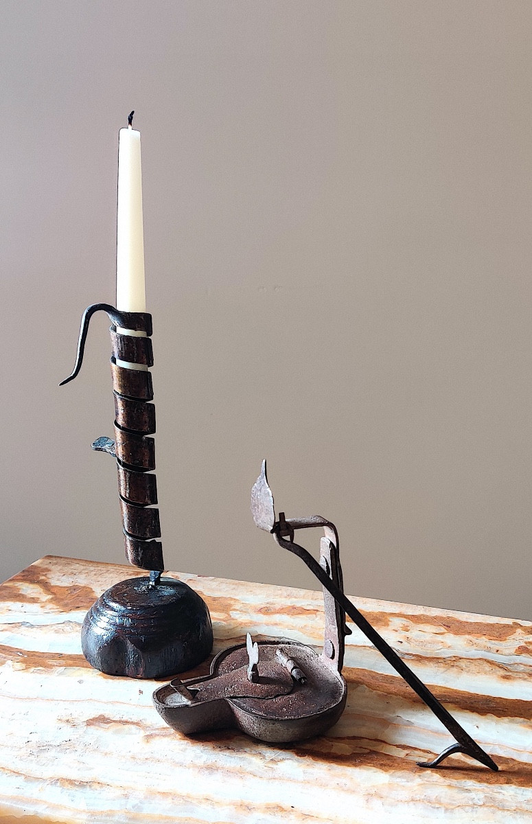 Lot de 2 luminaires Art Populaire fer forgé  XVIII/XIXème , Rat de cave et Lampe à huile .-photo-2
