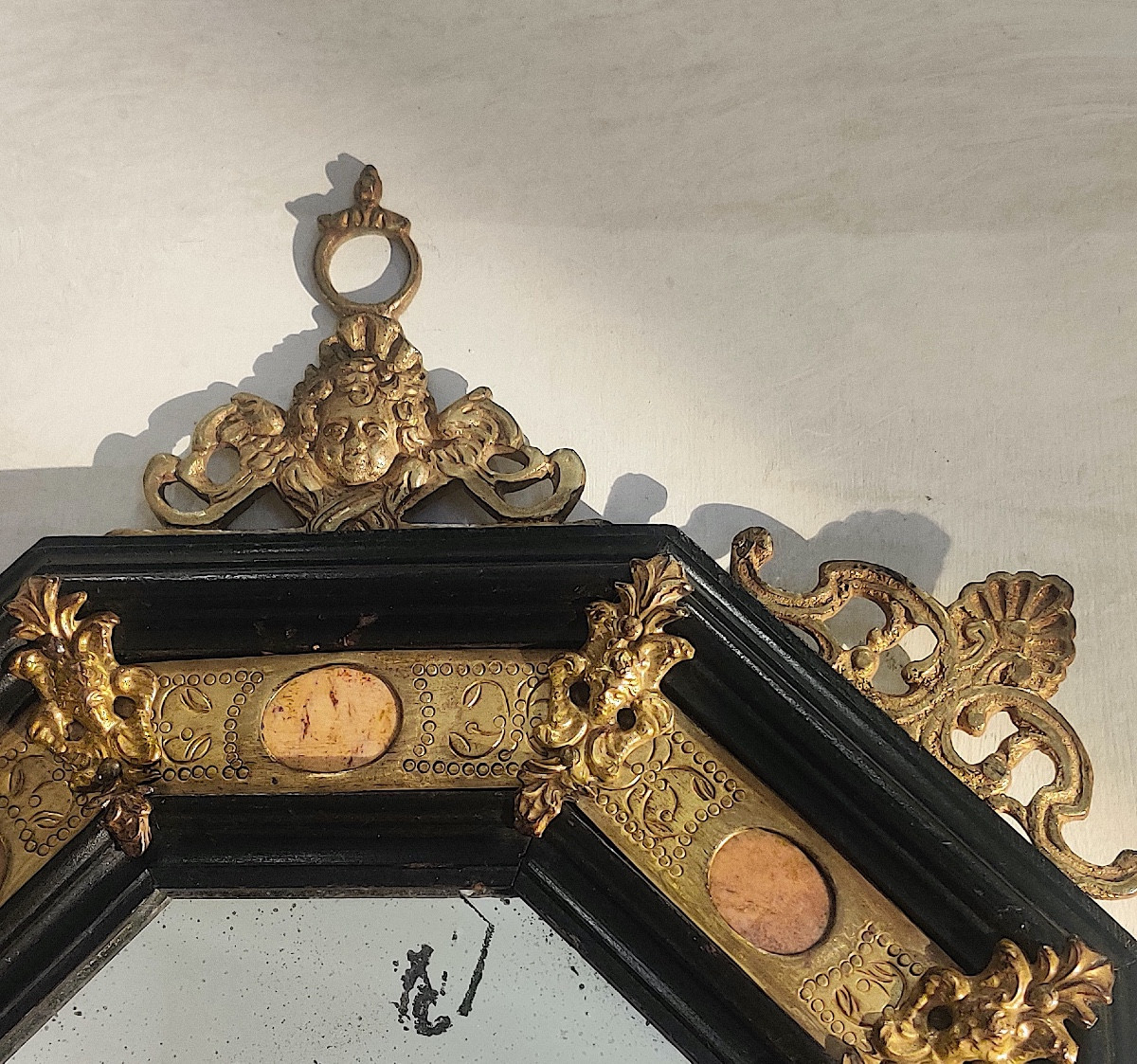 Petit miroir octogonal italien de style Renaissance  d'époque XIXème .-photo-2