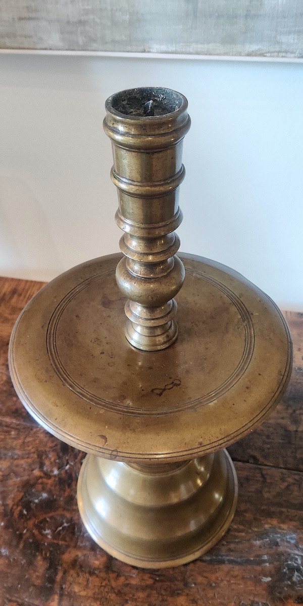 Paire de grands bougeoirs à disque en bronze , Hollande , XVIIIème-photo-1