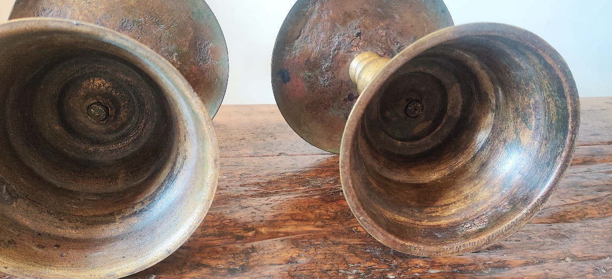 Paire de grands bougeoirs à disque en bronze , Hollande , XVIIIème-photo-8