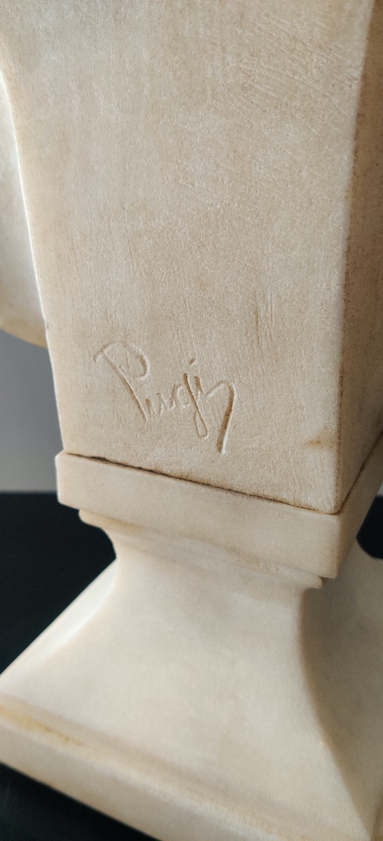 Bust In Sculpted Marble -photo-2