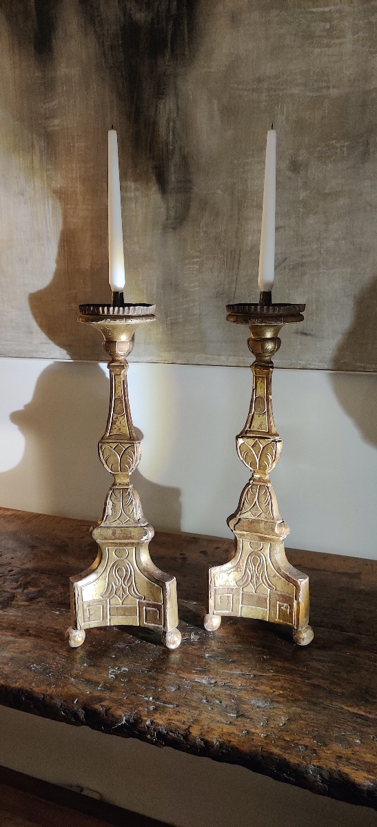 Paire de grands bougeoirs en bois doré , Italie , fin XVIIIème .-photo-3