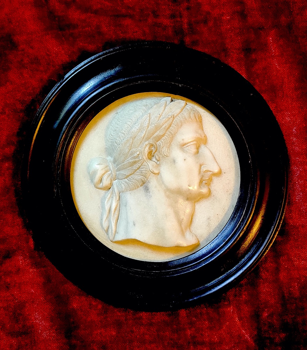 Portrait en marbre sculpté de l''Empereur romain " Caligula" , Italie , fin XVIIIème-photo-1