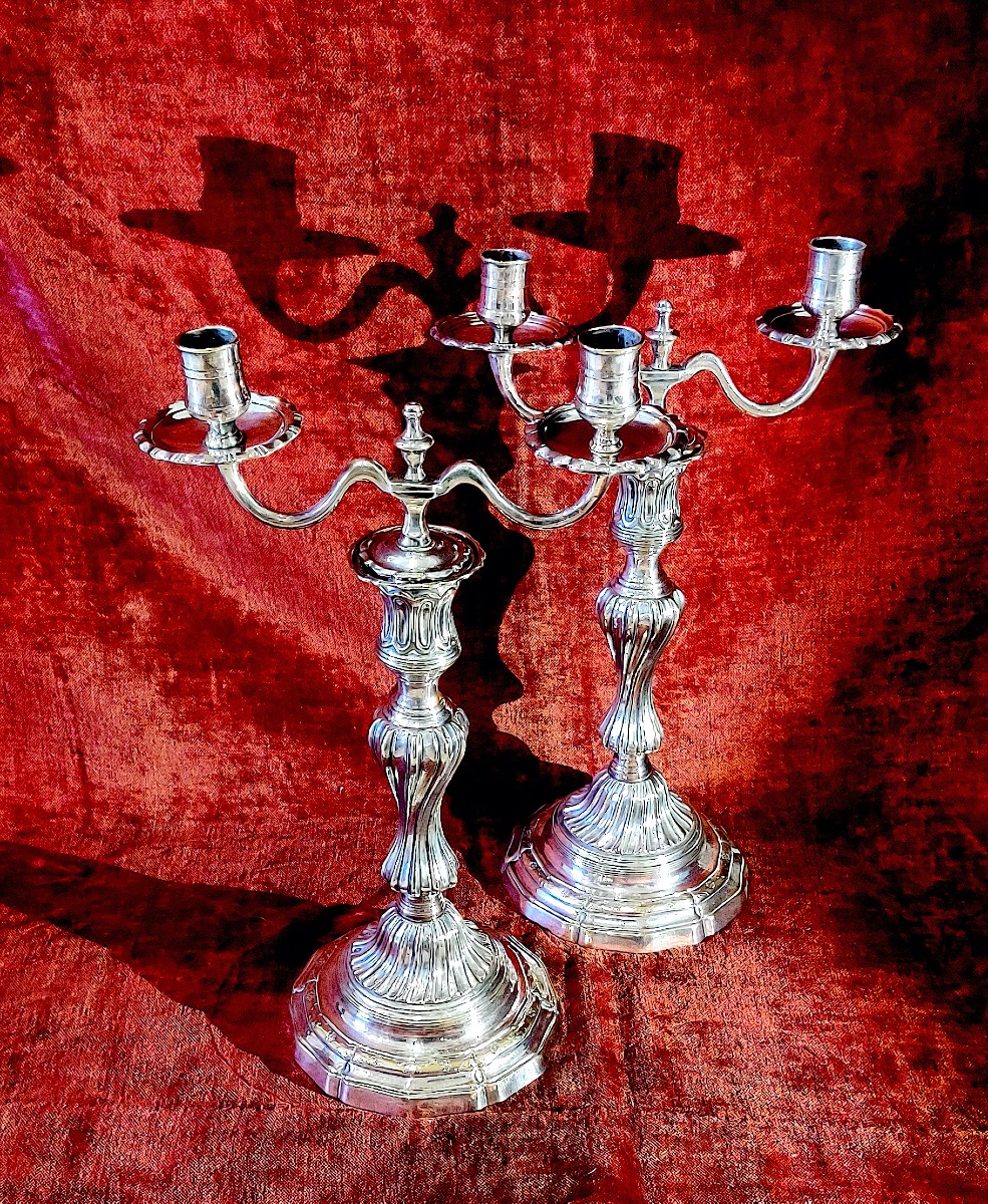 Paire de grands candélabres en métal plaqué d'argent , France , époque LXV.-photo-3