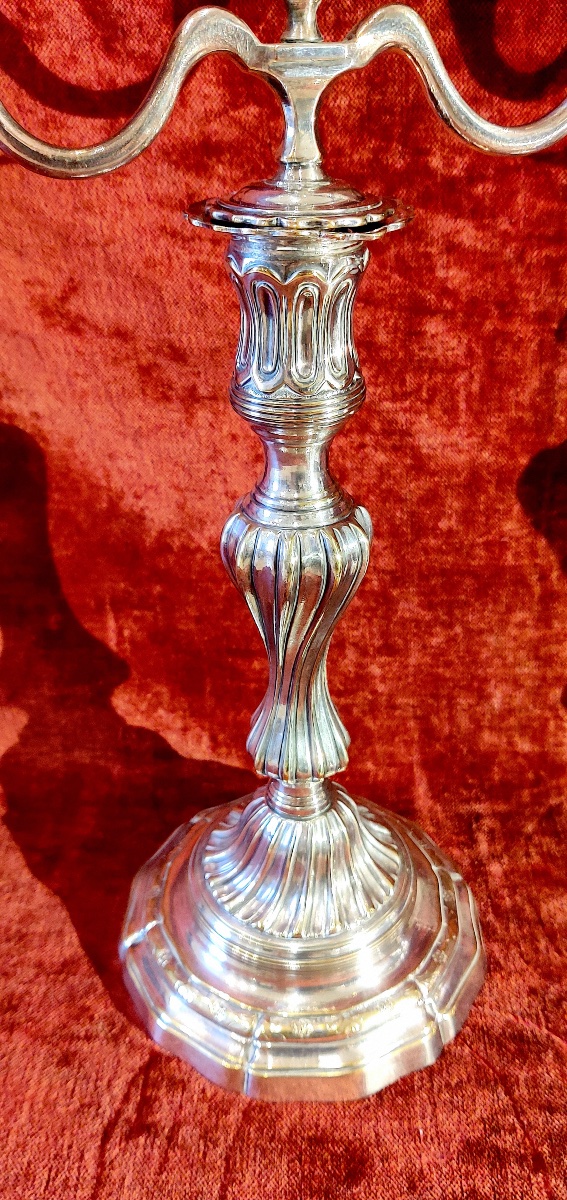 Paire de grands candélabres en métal plaqué d'argent , France , époque LXV.-photo-3