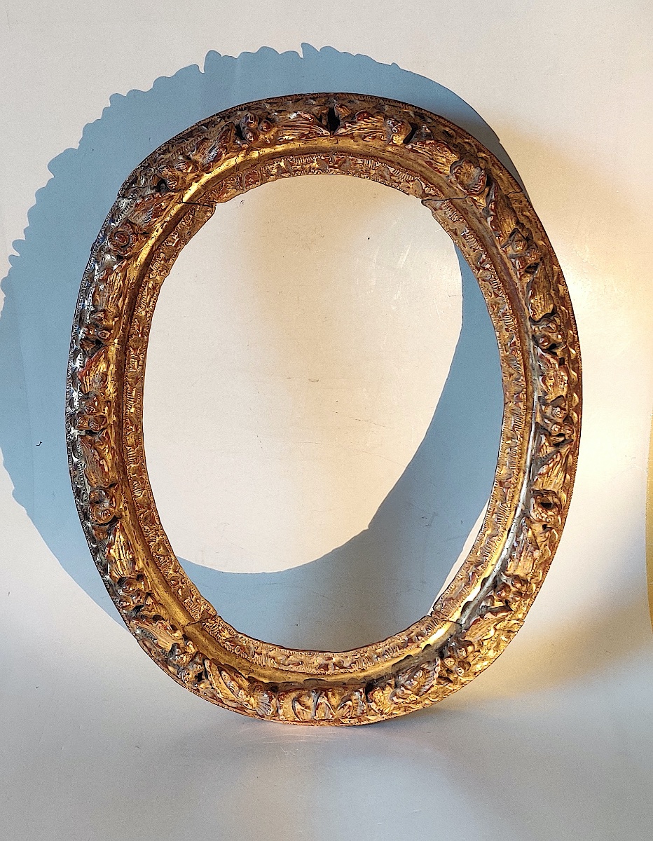 Oval Gilded Wooden Frame, Lxiii/lxiv, France, 17th Century.