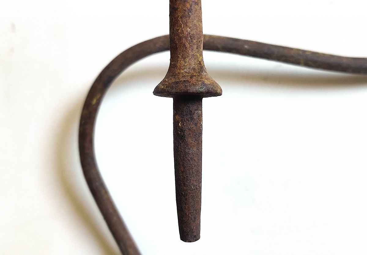 Paire de grands bras de lumière LXIV en fer forgé d'époque XVII/XVIIIème .-photo-6