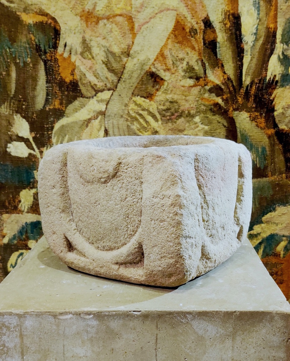 High Middle Ages Tithe Stone, Southern France, 16th Century.-photo-2