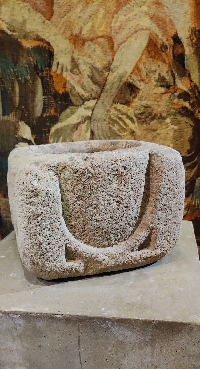 High Middle Ages Tithe Stone, Southern France, 16th Century.-photo-3