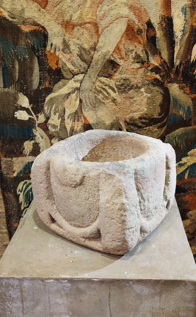 High Middle Ages Tithe Stone, Southern France, 16th Century.-photo-4