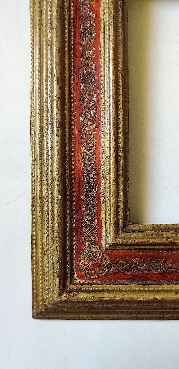 Petit cadre de style Renaissance italienne en bois peint et doré , Italie , milieu XXème .-photo-4