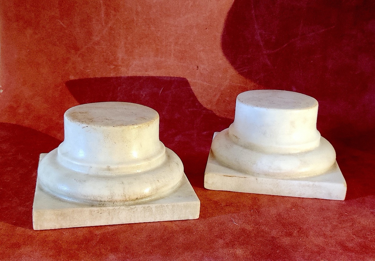 Pair Of White Marble Pedestals/display Stands, 19th Century
