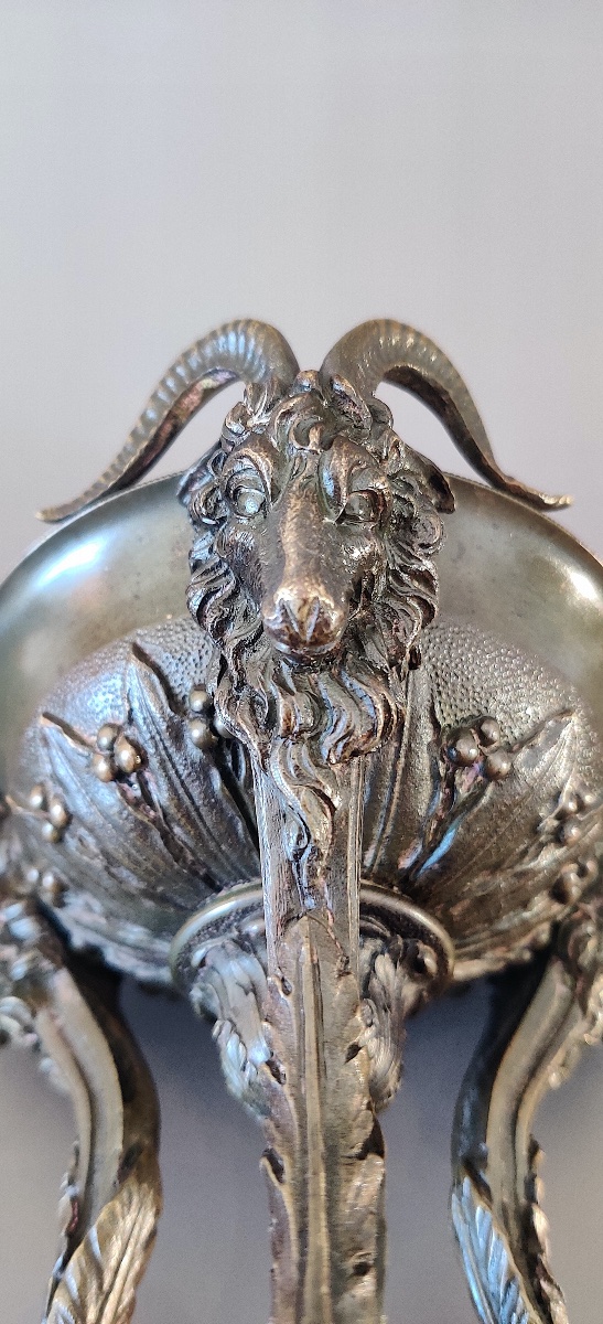Antique-style Tripod Cup In Patinated Bronze, 19th Century.-photo-4
