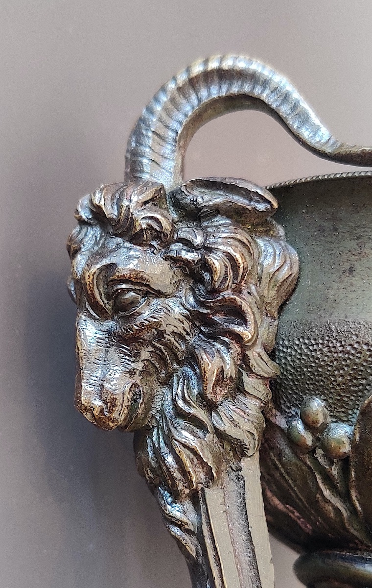 Antique-style Tripod Cup In Patinated Bronze, 19th Century.-photo-1