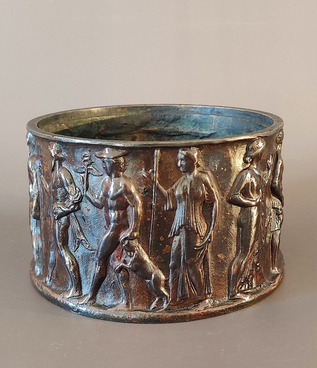 Coupe  cylindrique traitée à l'Antique en bronze patiné , Grand Tour , Italie , XIXème siècle .-photo-1