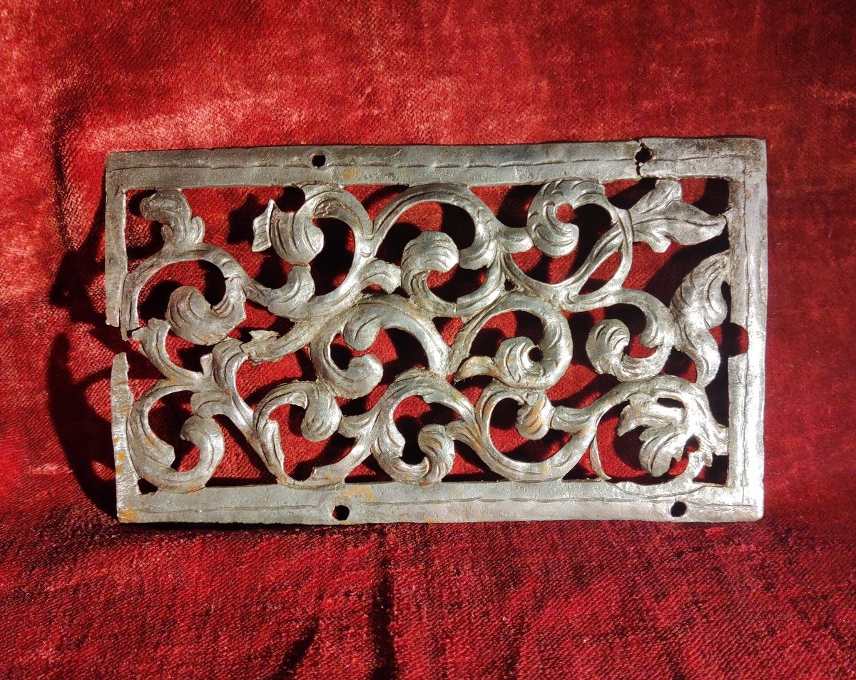 Large Haute Epoque Iron Wall Plate