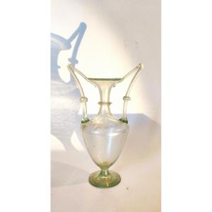 Vase d'après l'Antique en verre soufflé et filé , XIXème