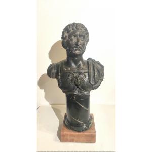 Buste en bronze patiné de l'Empereur romain Hadrien , Italie , XIXème