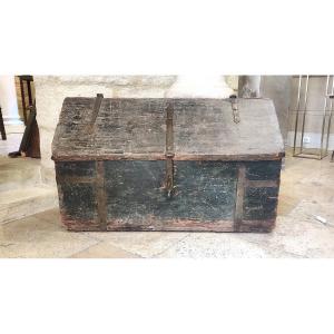 Boatman's Or Riverboatman's Chest, Painted Wood With Iron Hinges, 18th Century.