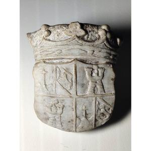 Petit blason nobiliaire Haute Epoque , marbre sculpté , Italie , fin XVIème