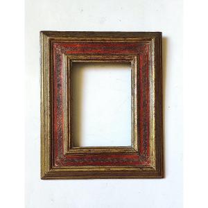 Petit cadre de style Renaissance italienne en bois peint et doré , Italie , milieu XXème .