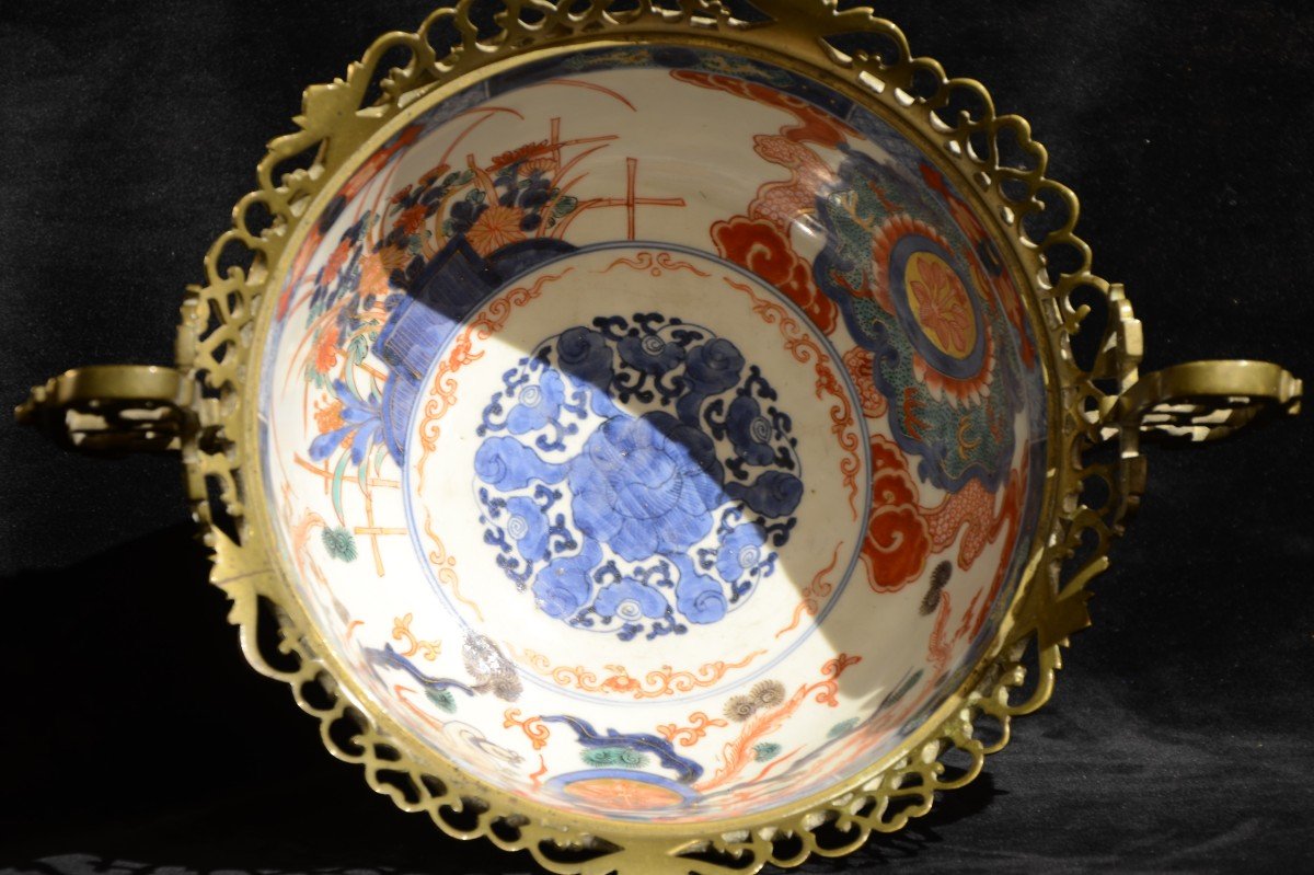 Imari Porcelain Bowl. Nineteenth Century.-photo-1