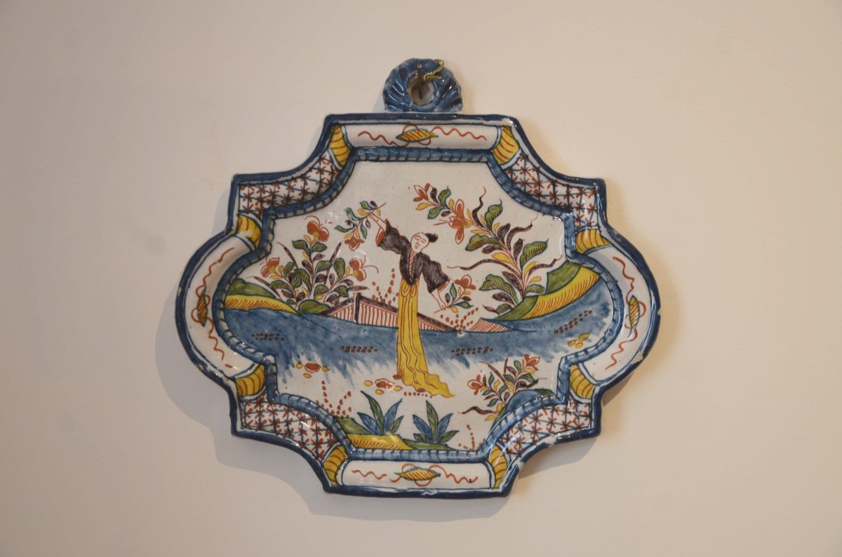 Petite plaque murale. Delft. Dix-huitième siècle.