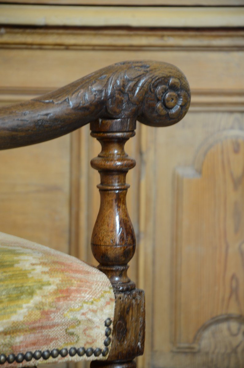 Chaise à bras d'époque Louis XIII.-photo-4