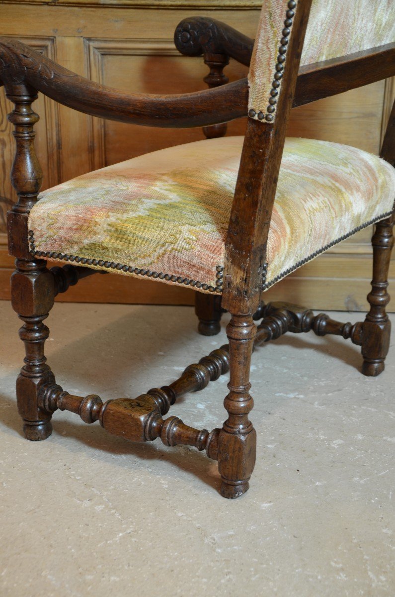 Chaise à bras d'époque Louis XIII.-photo-7