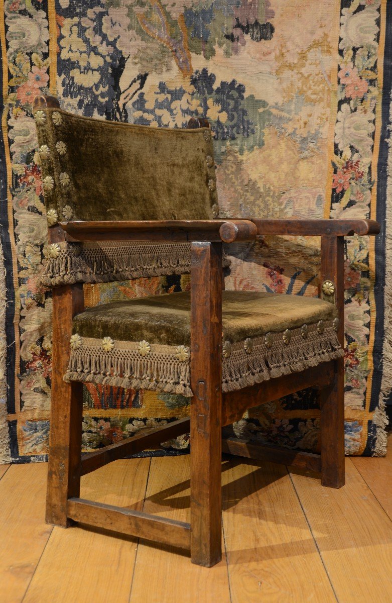 Chaise à bras. Dix-septième siècle.