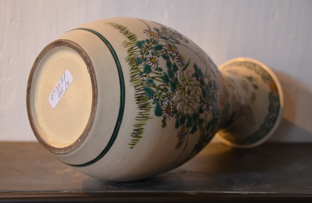 Paire de vases. Canton. Dix-neuvième siècle.-photo-2