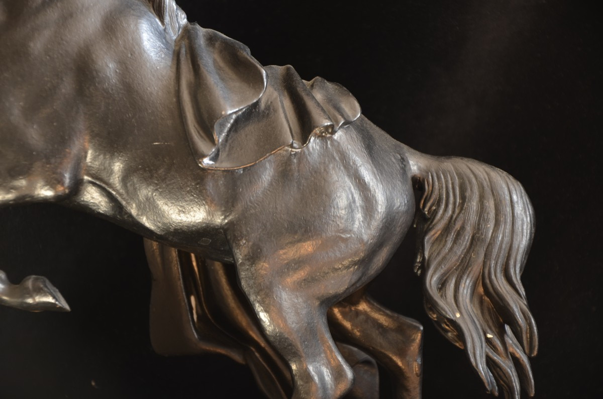 Cheval en fonte. Dix-neuvième siècle.-photo-4