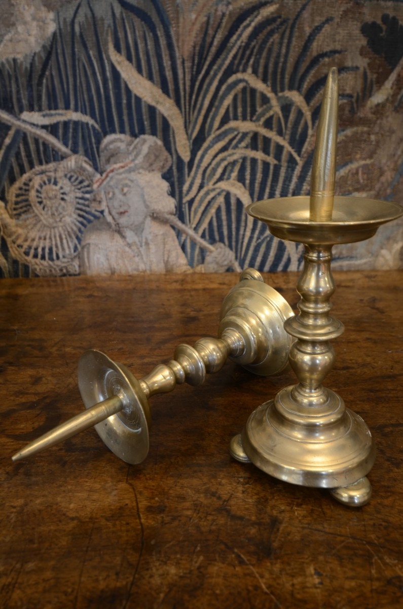 Paire de pique cierge. Dix-septième siècle.-photo-2