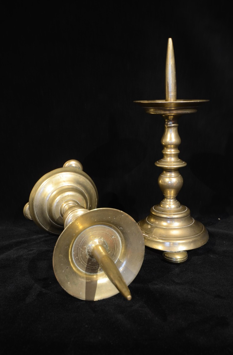 Paire de pique cierge. Dix-septième siècle.-photo-4