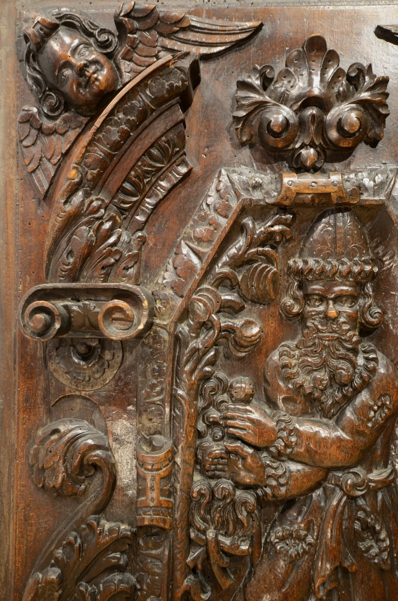 Paire de panneaux sculptés. Allégories du début du dix-septième siècle.-photo-2