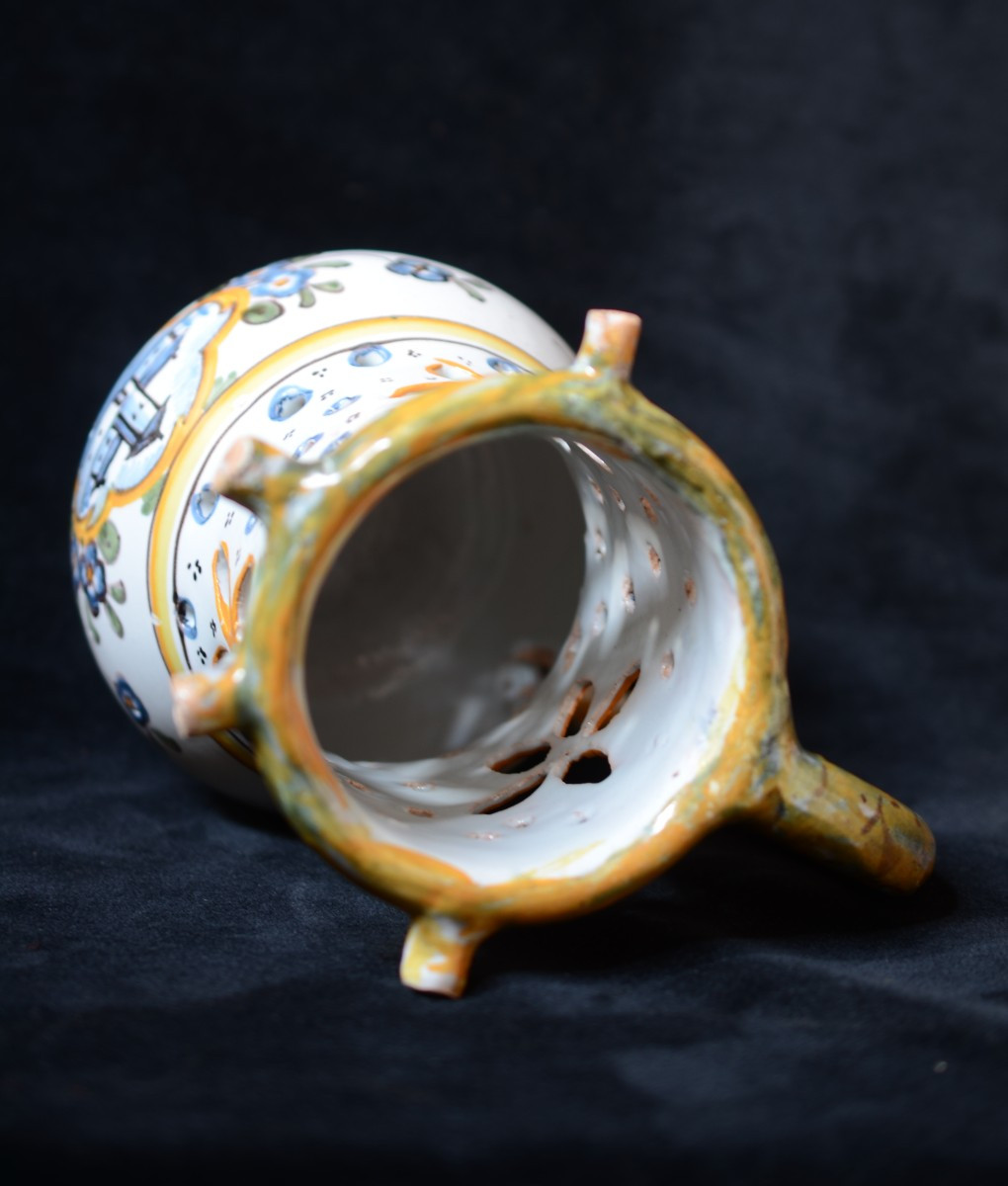 Deceptive Pot. Burgundy. Eighteenth Century.-photo-3