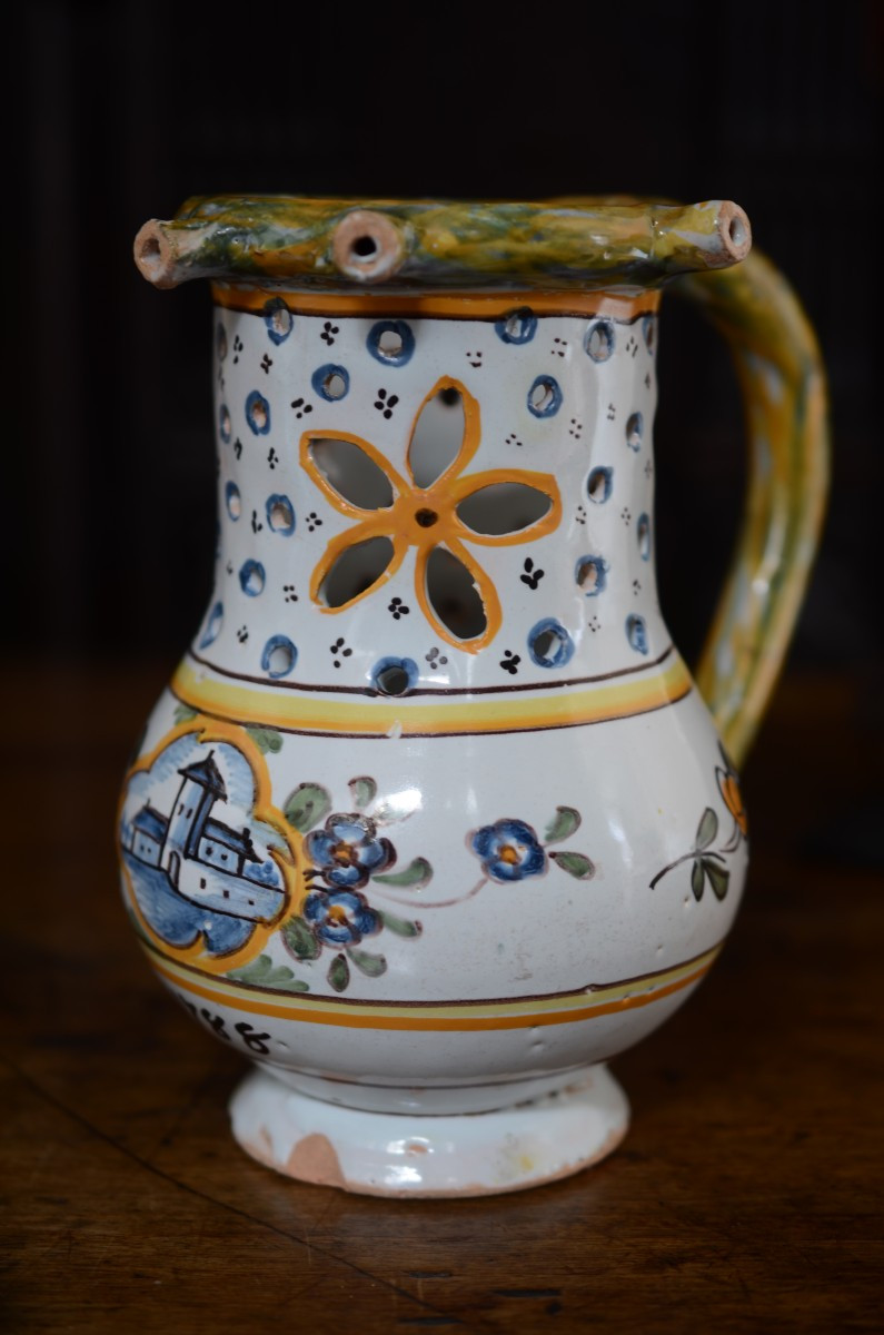 Deceptive Pot. Burgundy. Eighteenth Century.