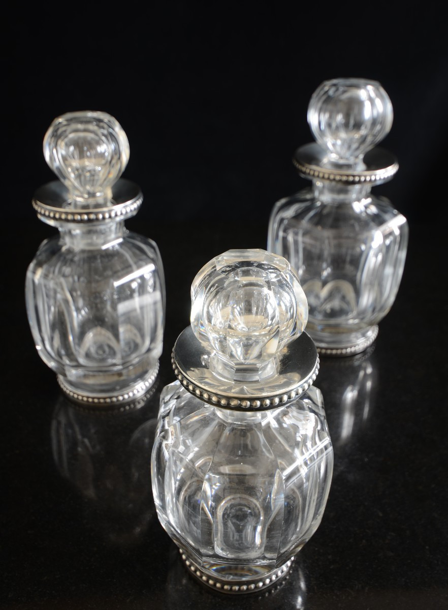 Three Bottles: Baccarat Crystal. Twentieth Century.-photo-3
