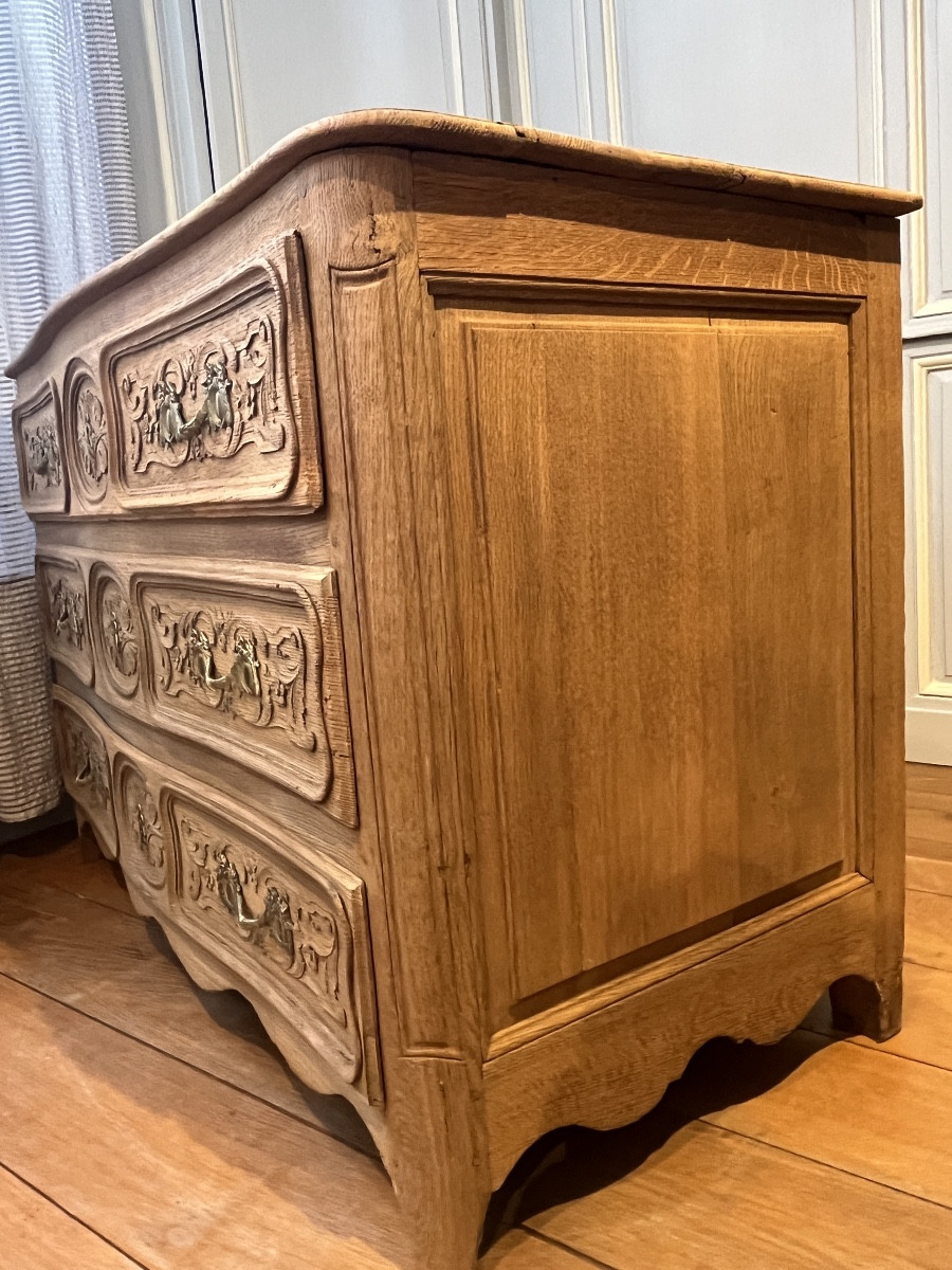 Louis XV Period Curved Chest Of Drawers.-photo-2